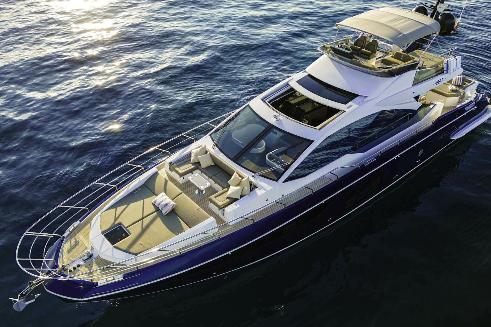 Luxury yacht Azimut S7 front view