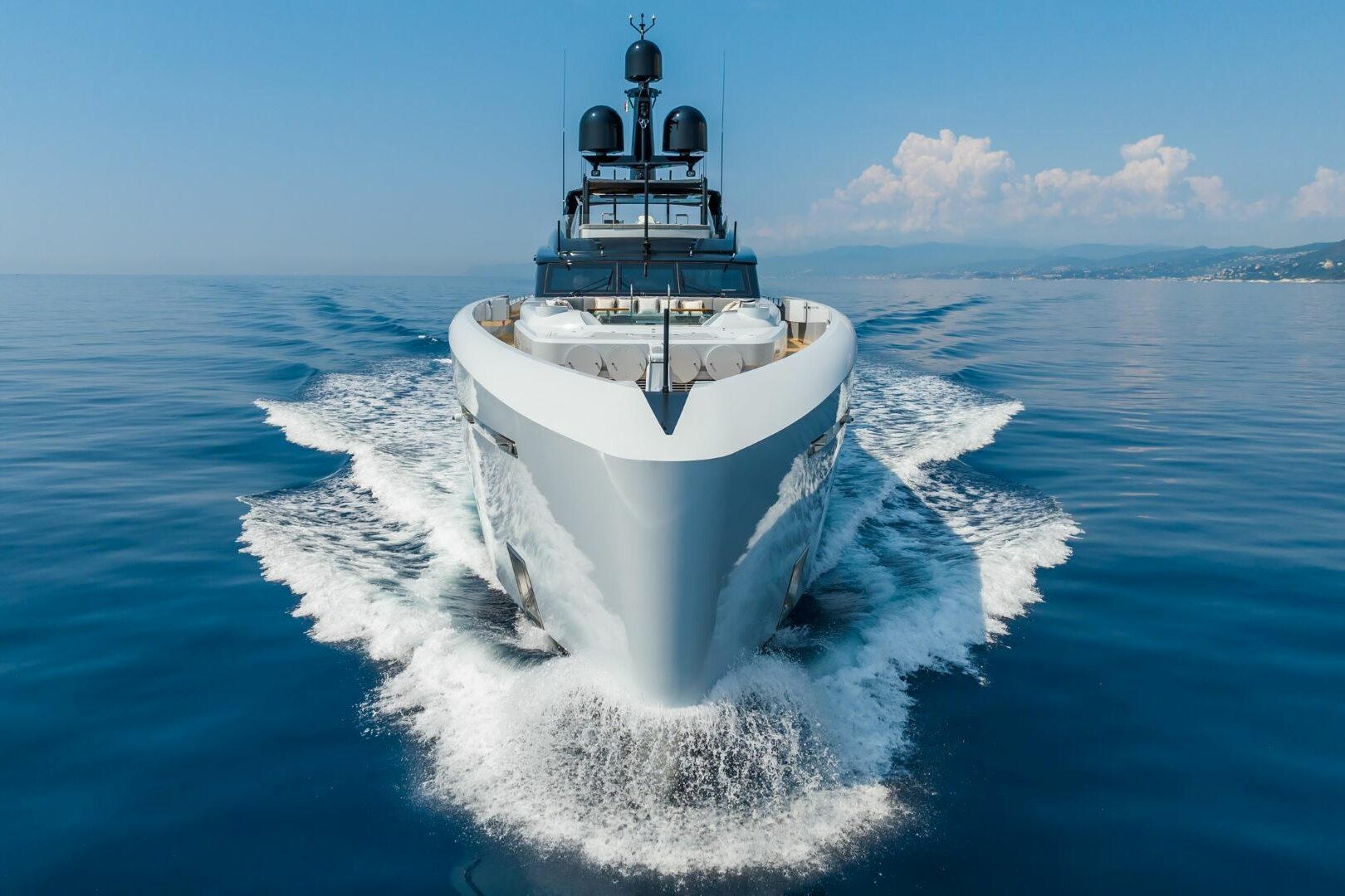 Superyacht Tankoa Grey