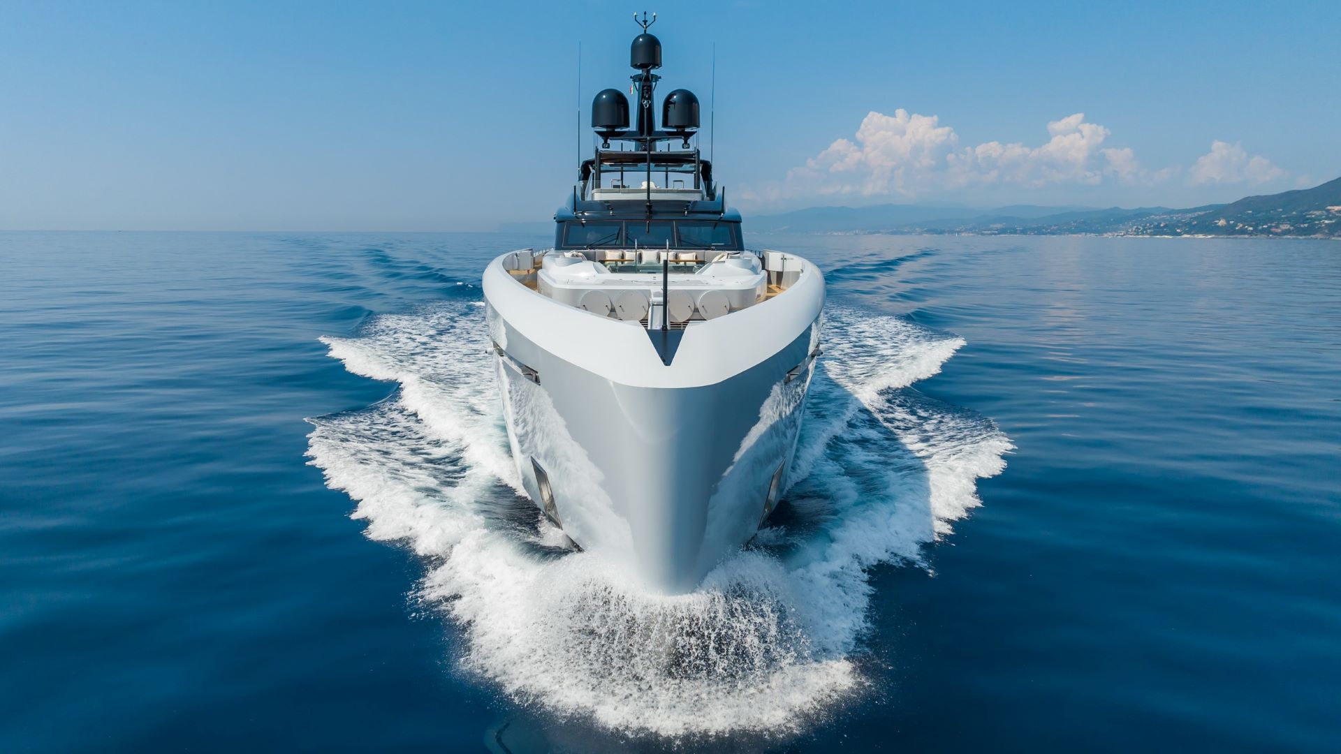 Superyacht Tankoa Grey