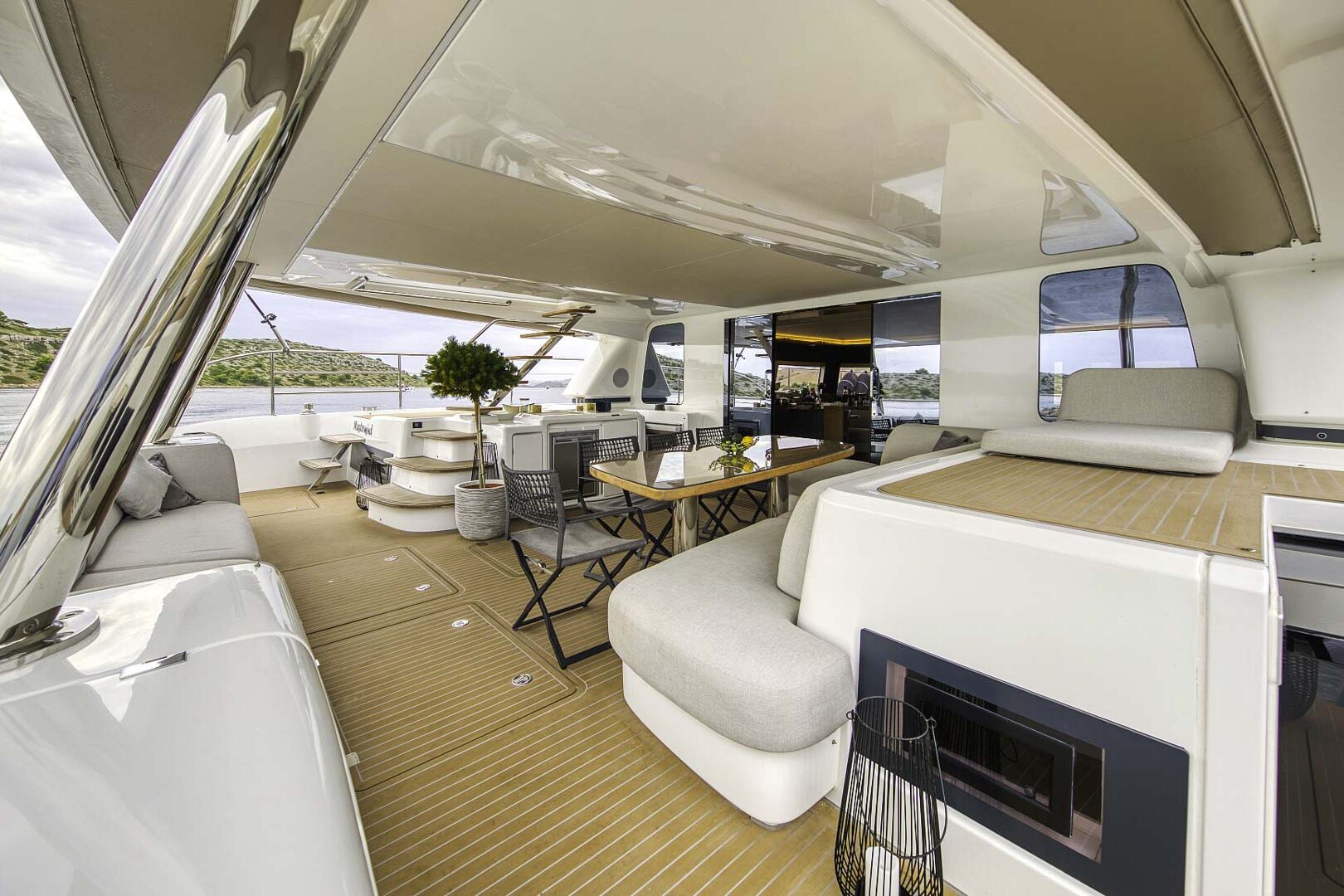 Lagoon Sixty 7 aft