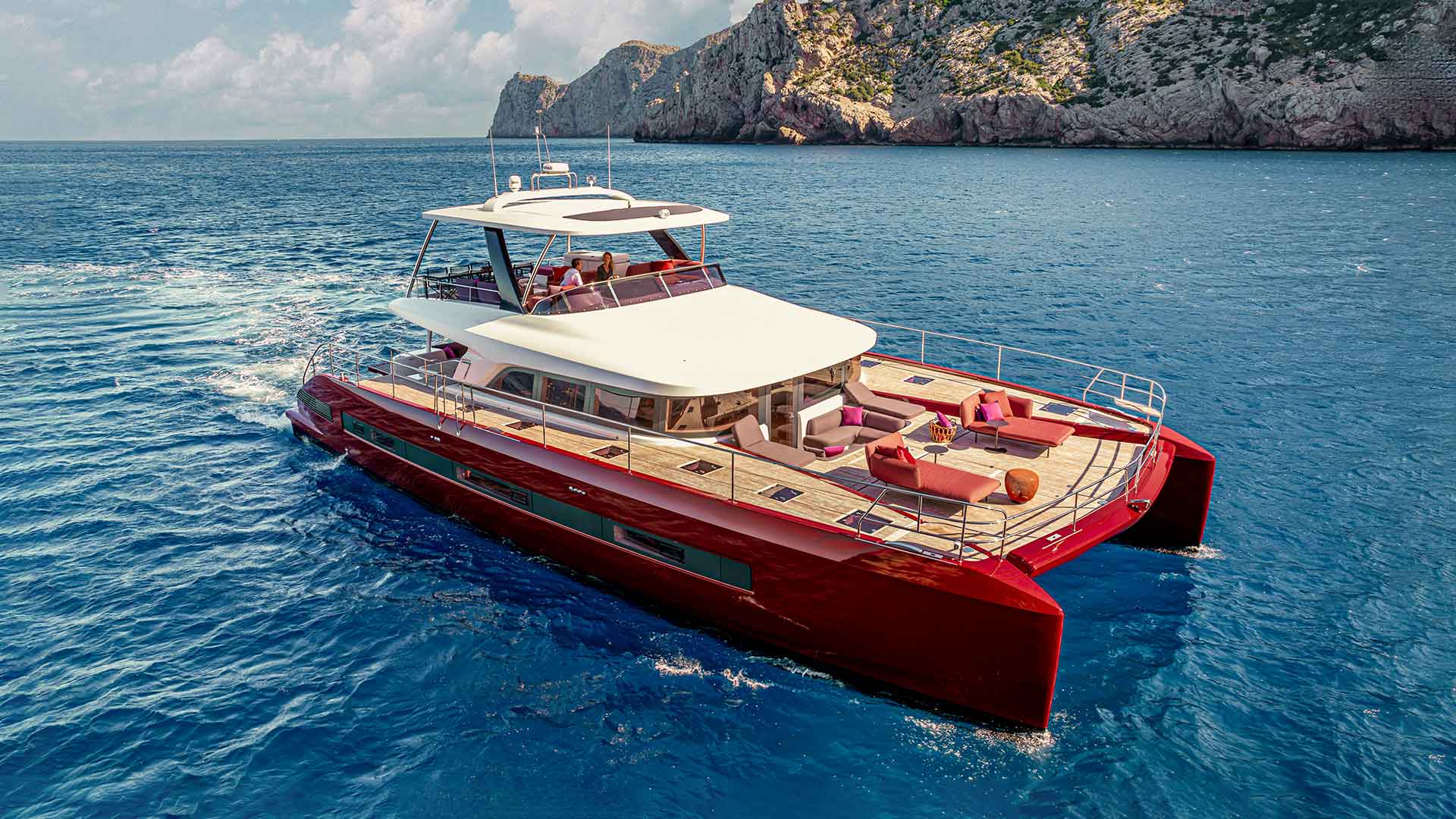 Luxury yacht Benetti Happy Me sunset port side