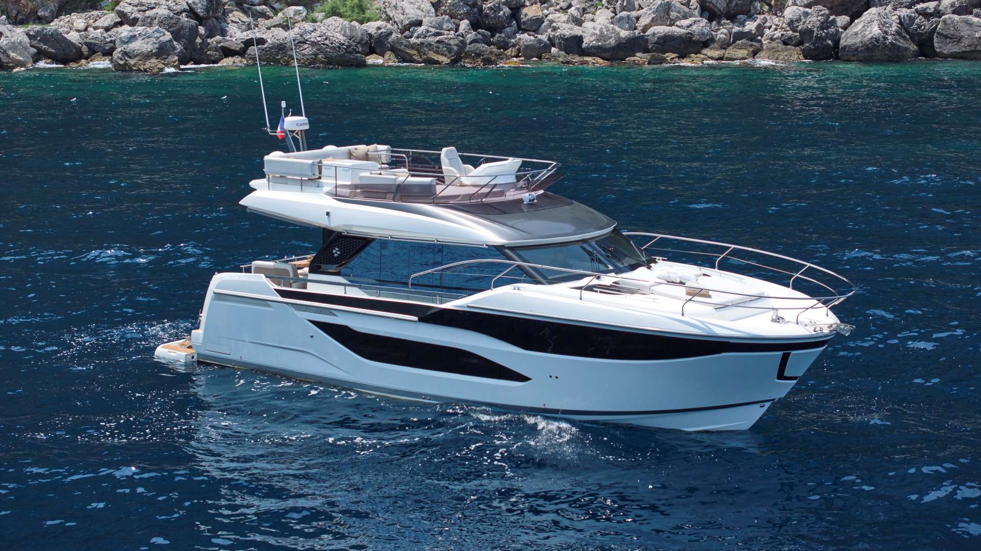 Prestige Yachts F4