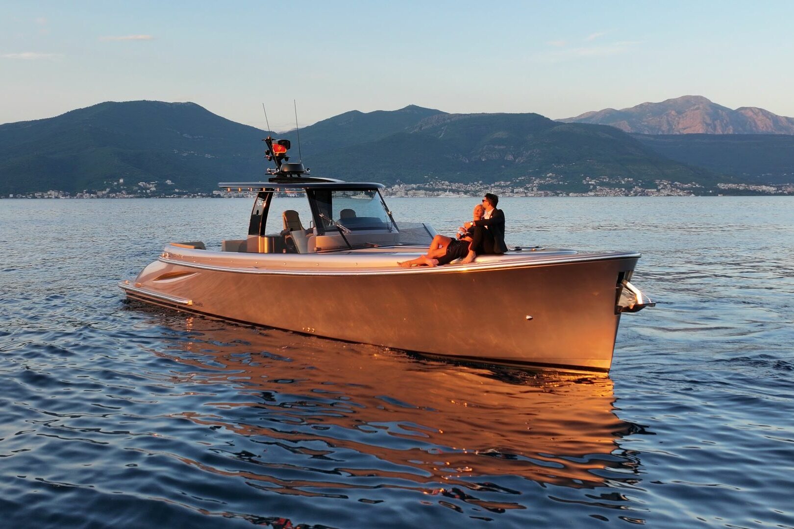 LXRY42, Qnautic Q52, Montenegro