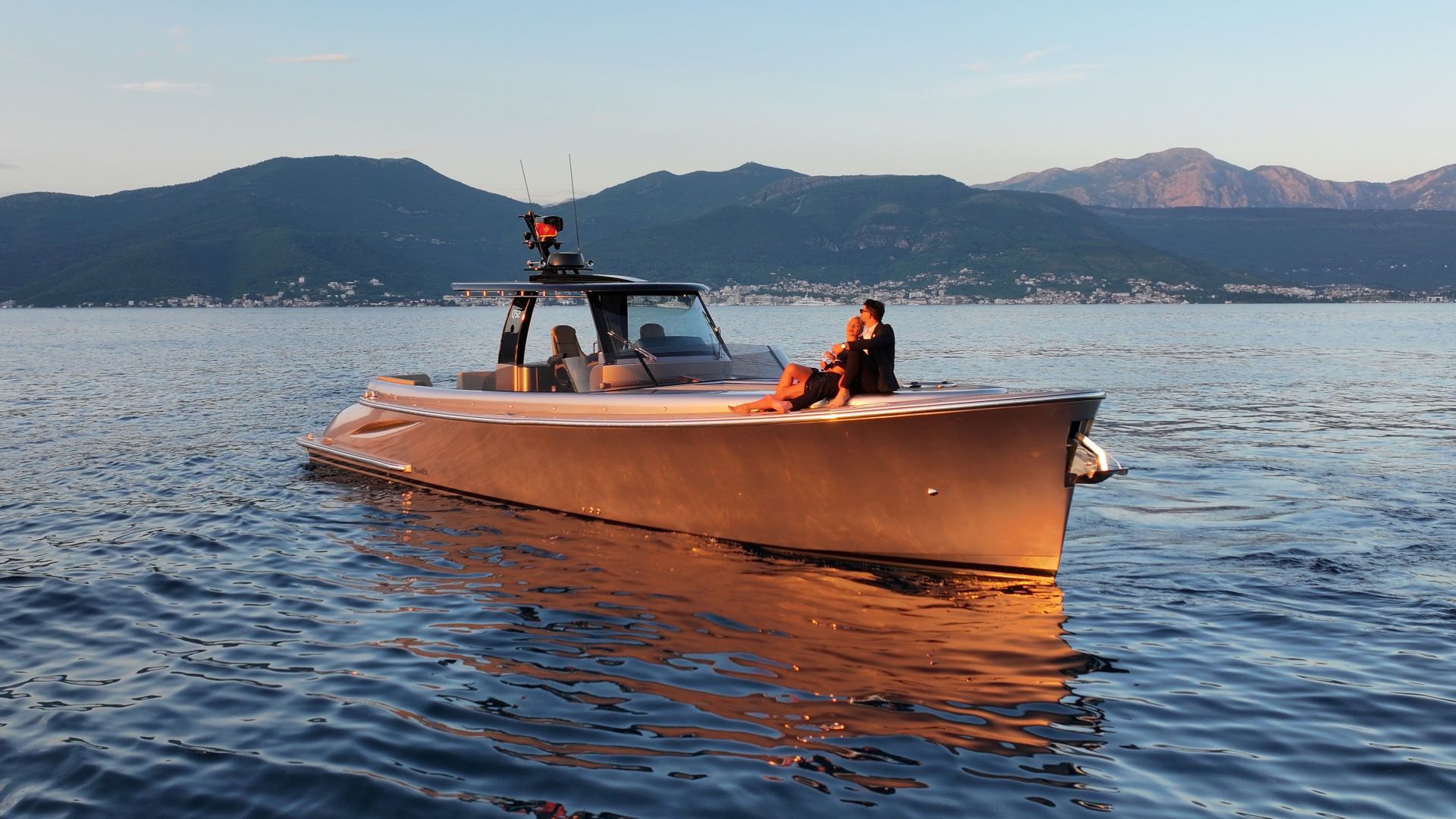 LXRY42, Qnautic Q52, Montenegro