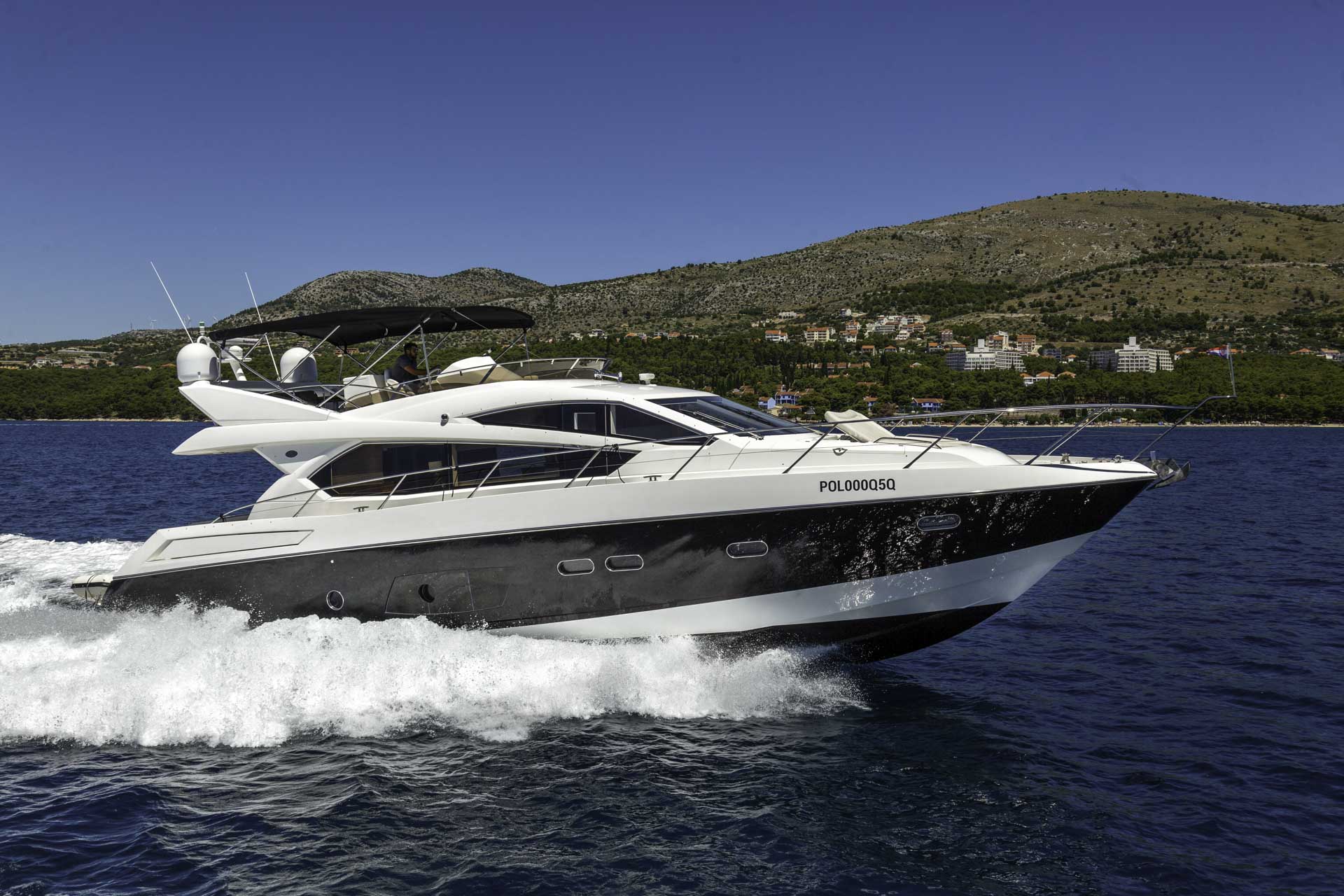 Luxury yacht 2 Drunk main