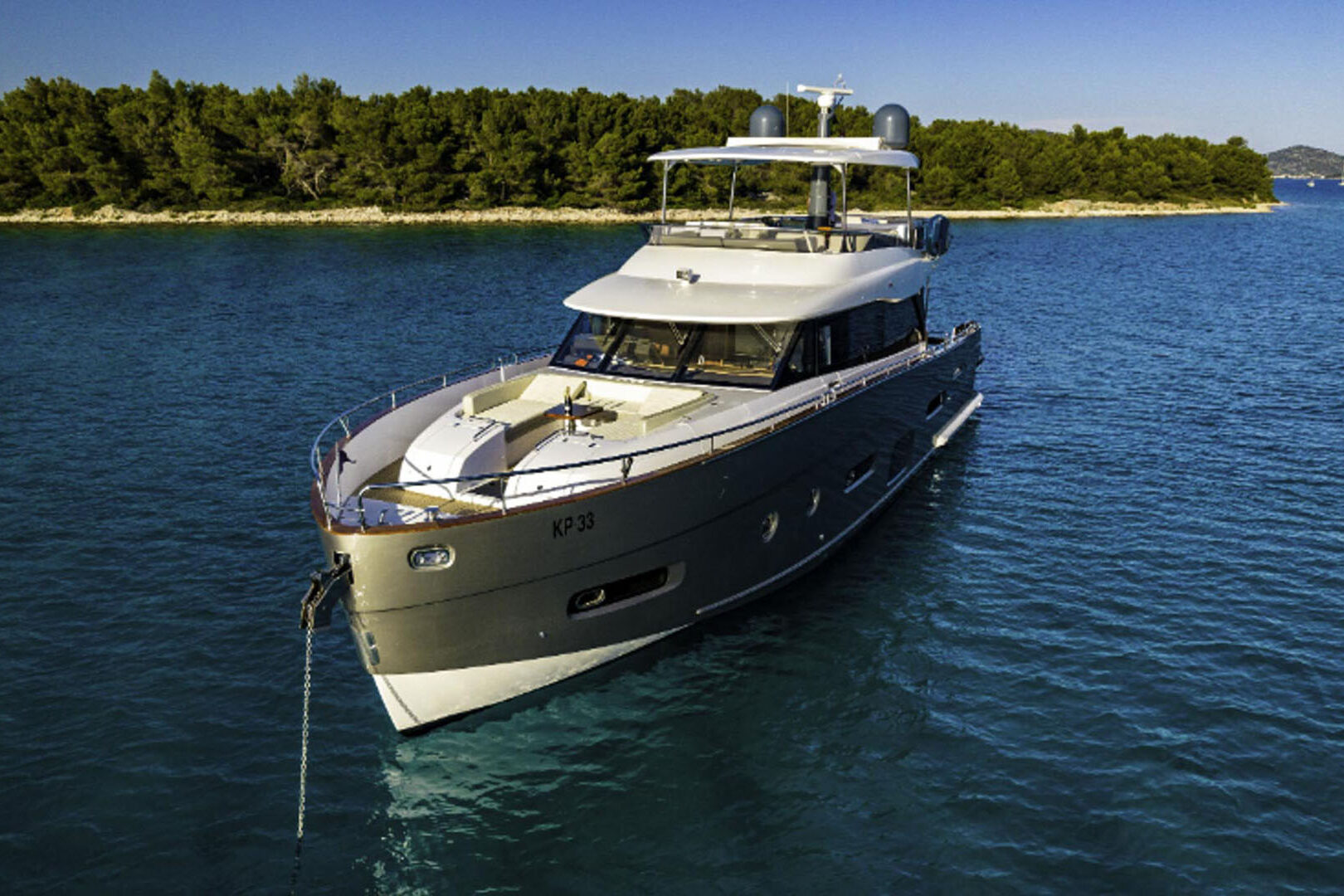 Luxury yacht Bollinger main