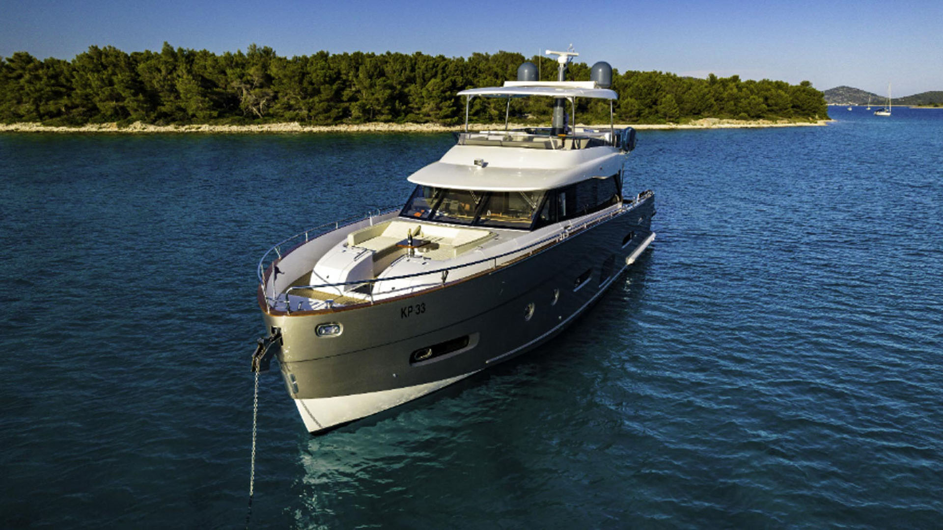 Luxury yacht Bollinger main