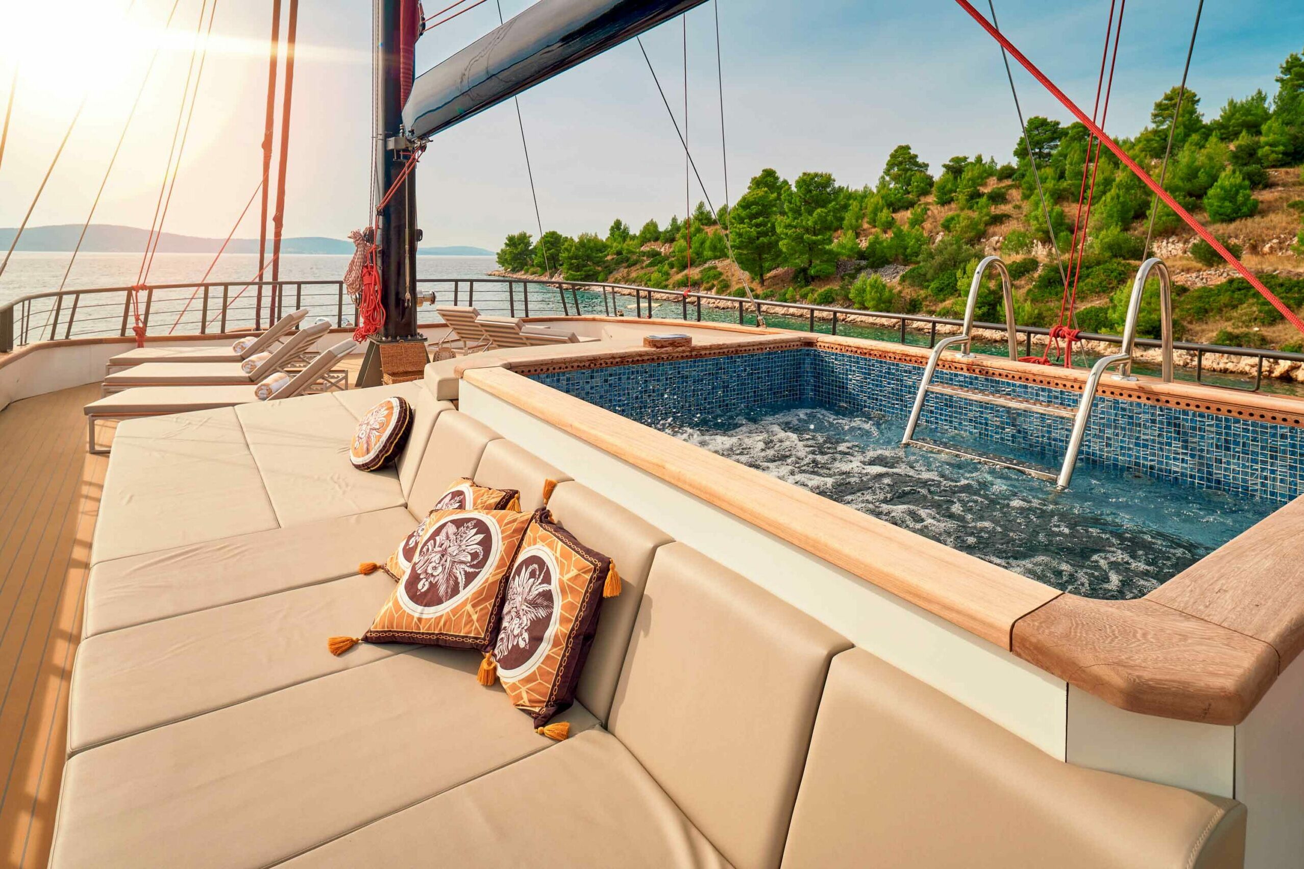 Luxury sailing yacht Anetta Jacuzzi