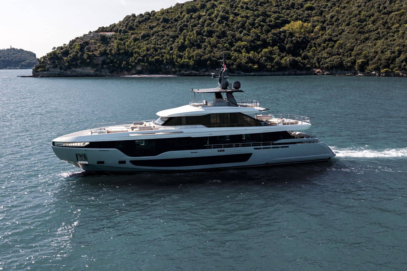 Azimut Grande 36M superyacht cruising