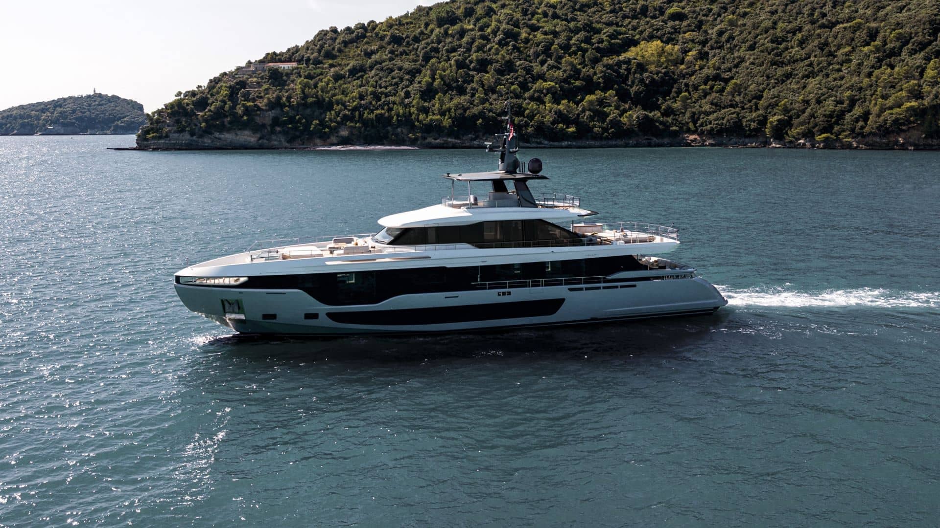 Azimut Grande 36M superyacht cruising