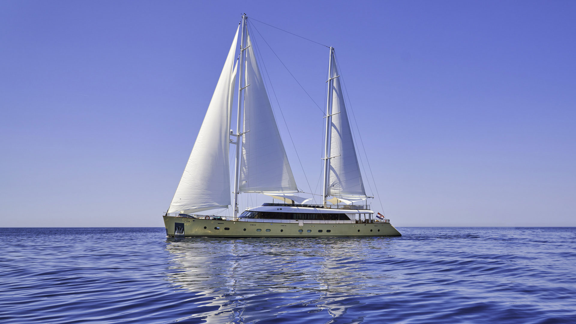 Luxury sailing yacht MarAllure sailing