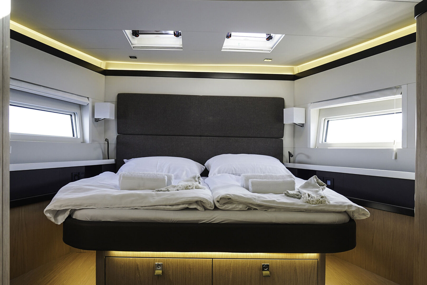 Oceanis Yacht 62 double cabin