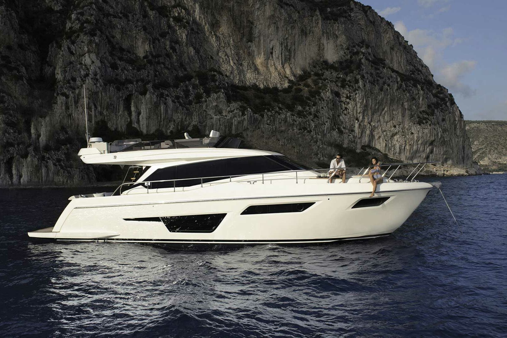 Ferretti Yachts 500 anchored