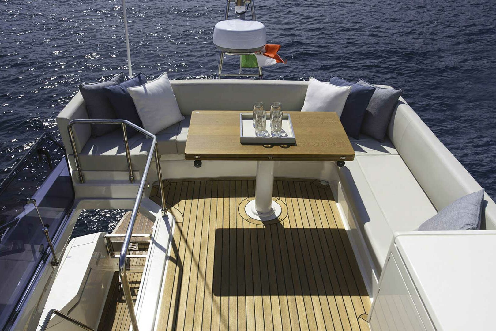 Ferretti Yachts 500 flybridge