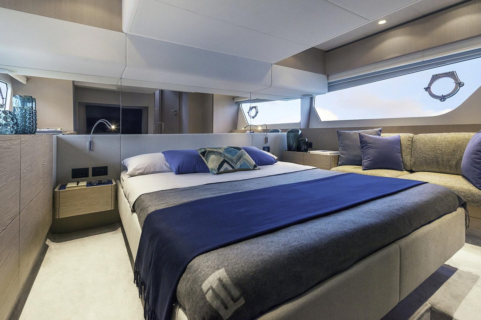 Ferretti Yachts 500 Master cabin