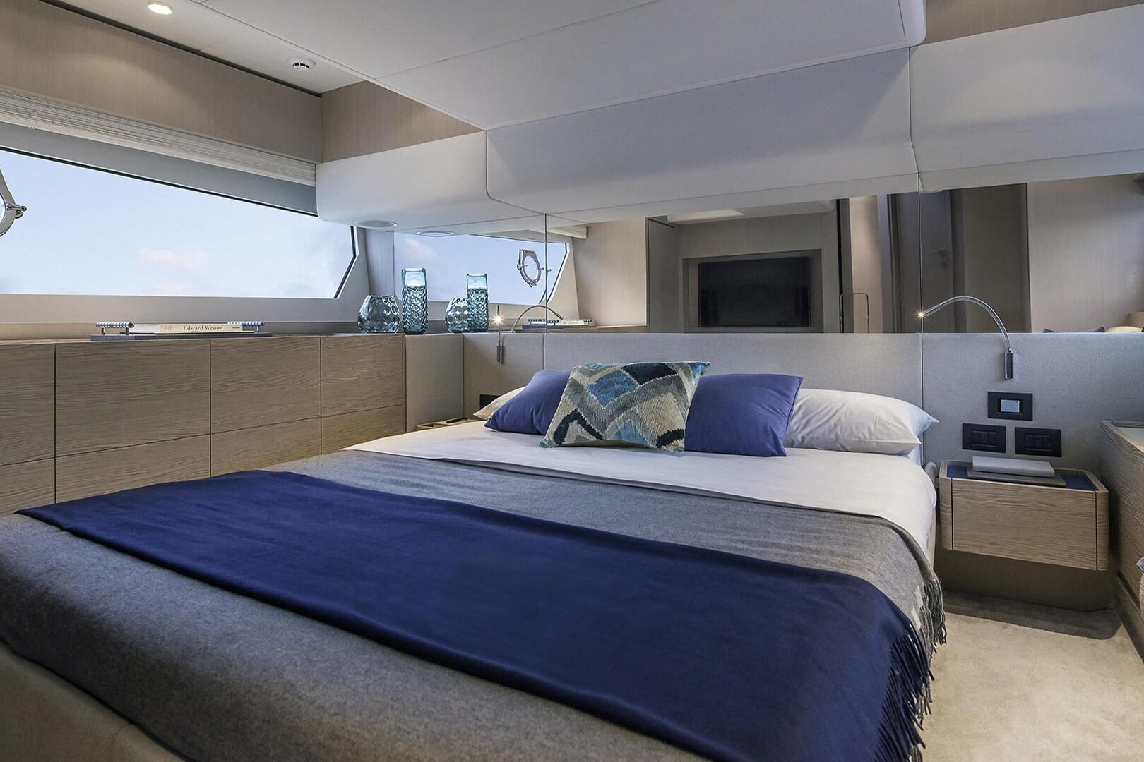 Ferretti Yachts 500 Master cabin view