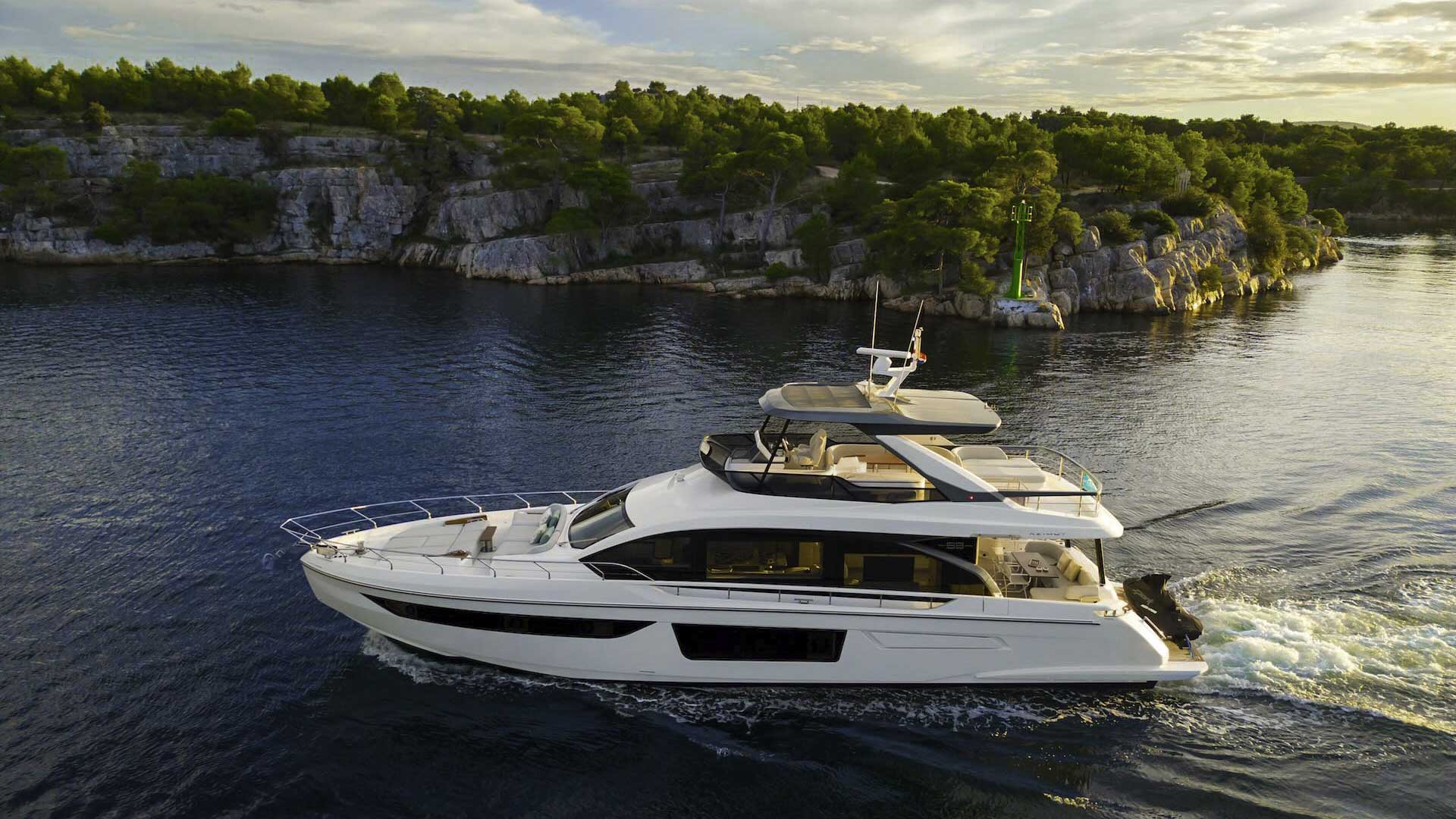 Azimut 68 Fly external photo