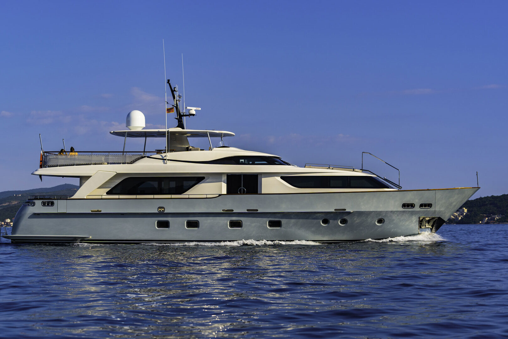 Luxury yacht VALENTINA II main