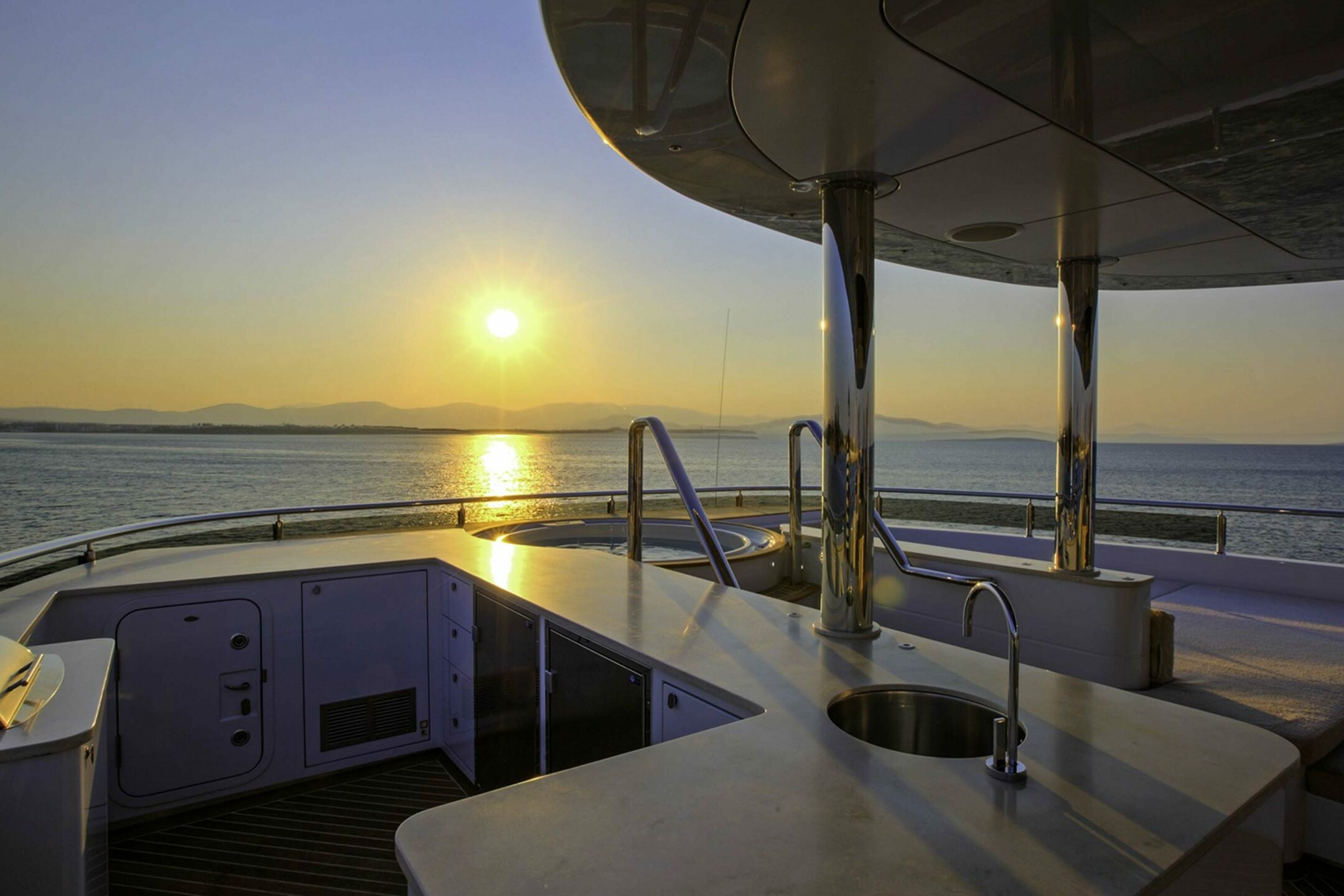 Luxury yacht QUARANTA deck Jacuzzi