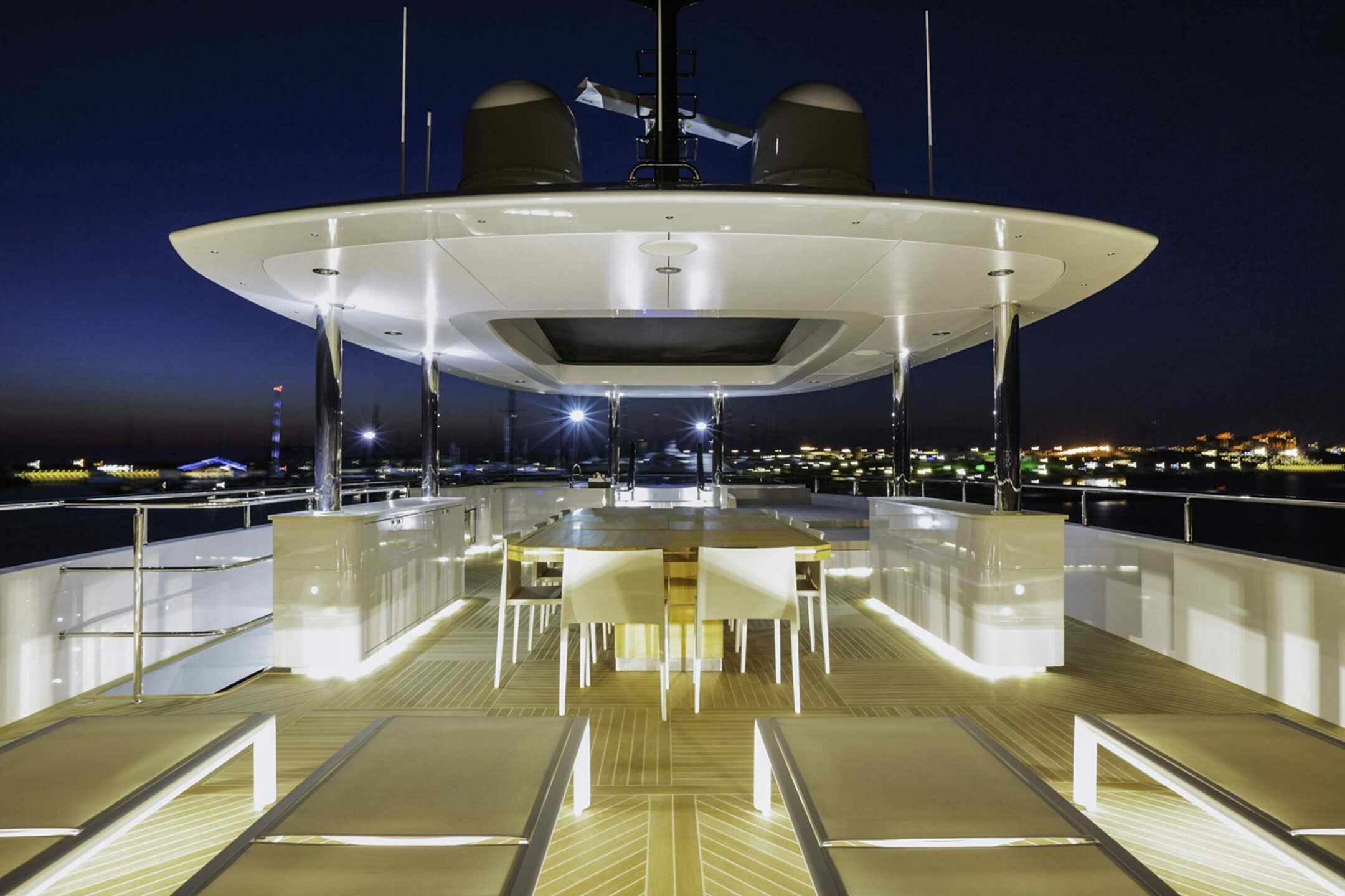 Luxury yacht QUARANTA 3.deck full view