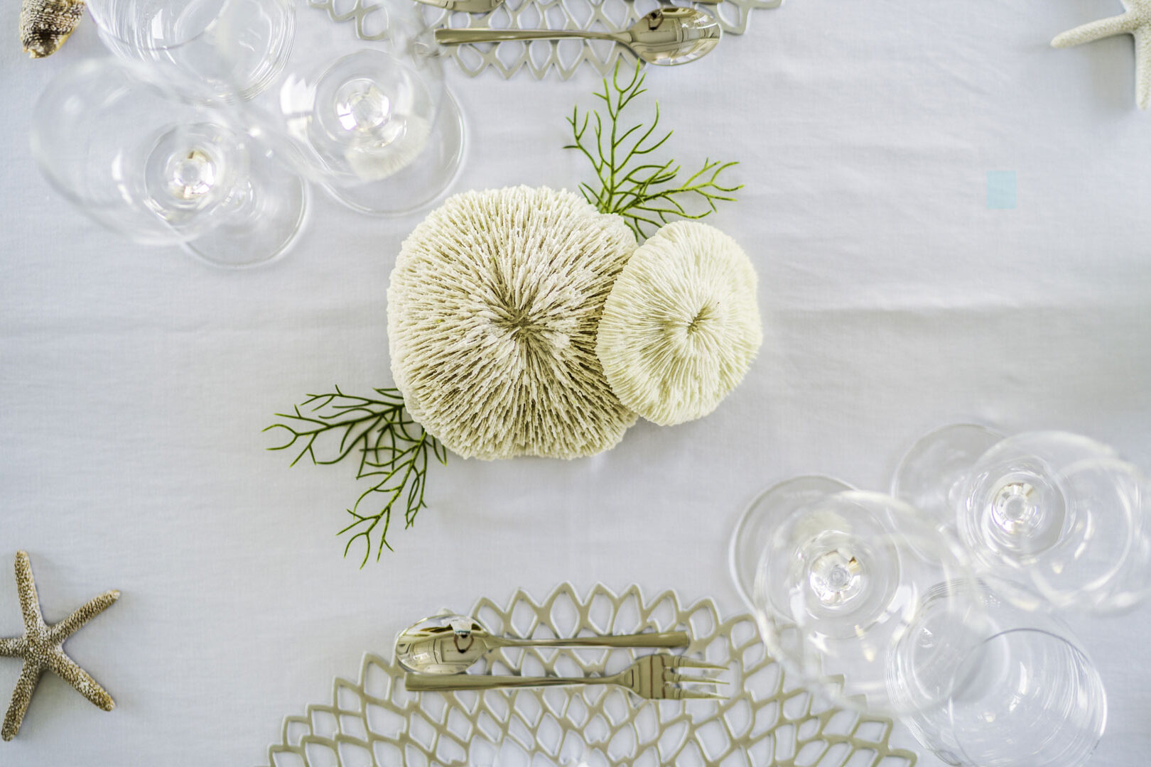 VALENTINA II table setting detail