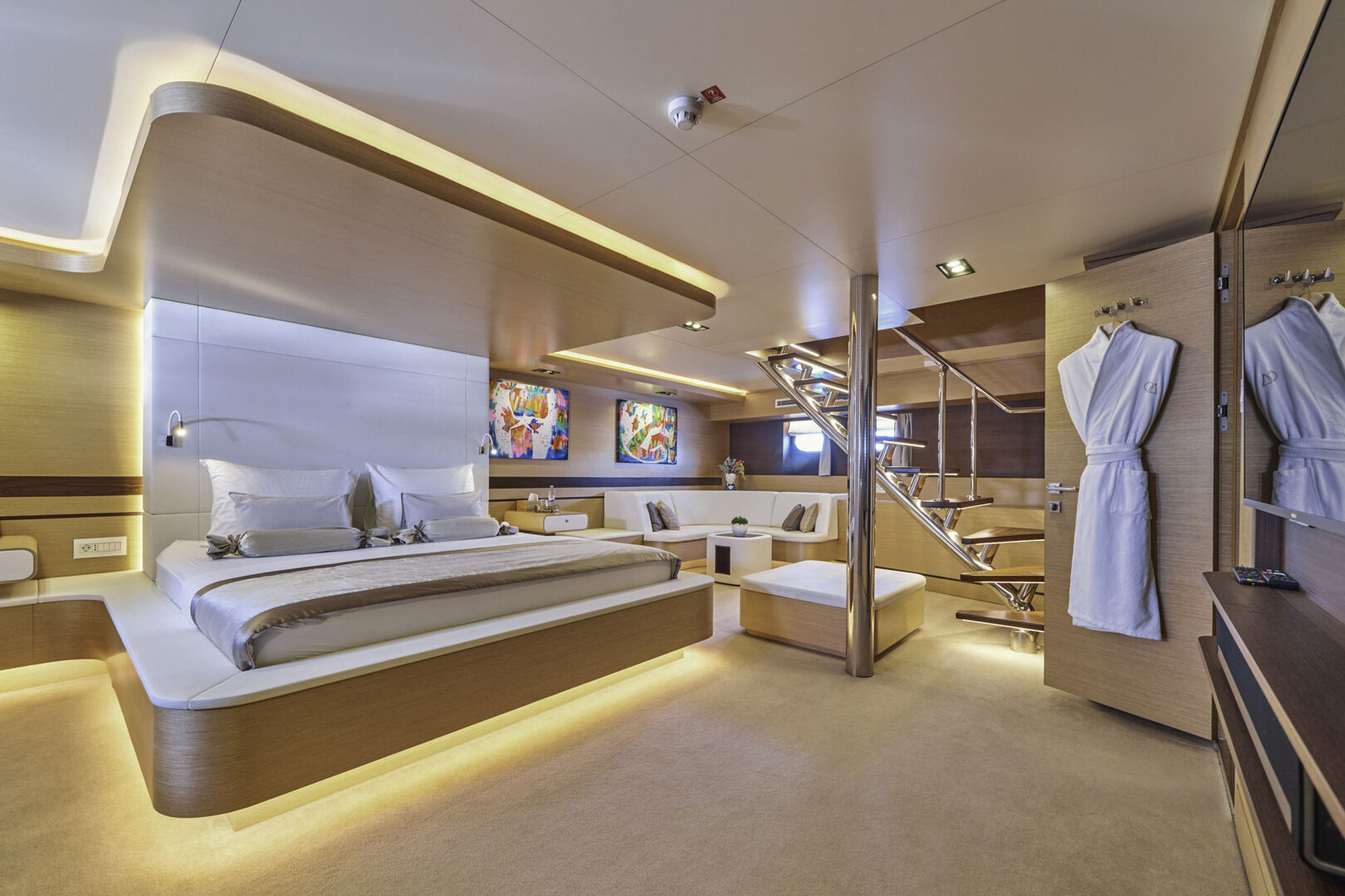 OMNIA VIP cabin