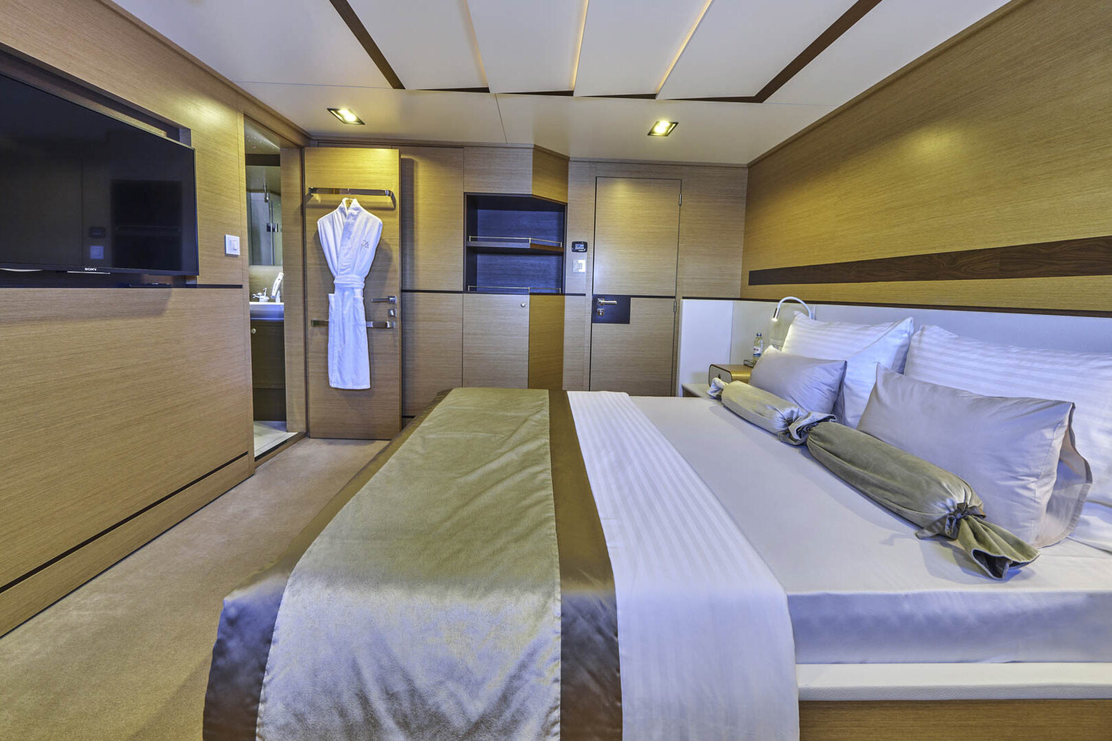 OMNIA Double cabin 2