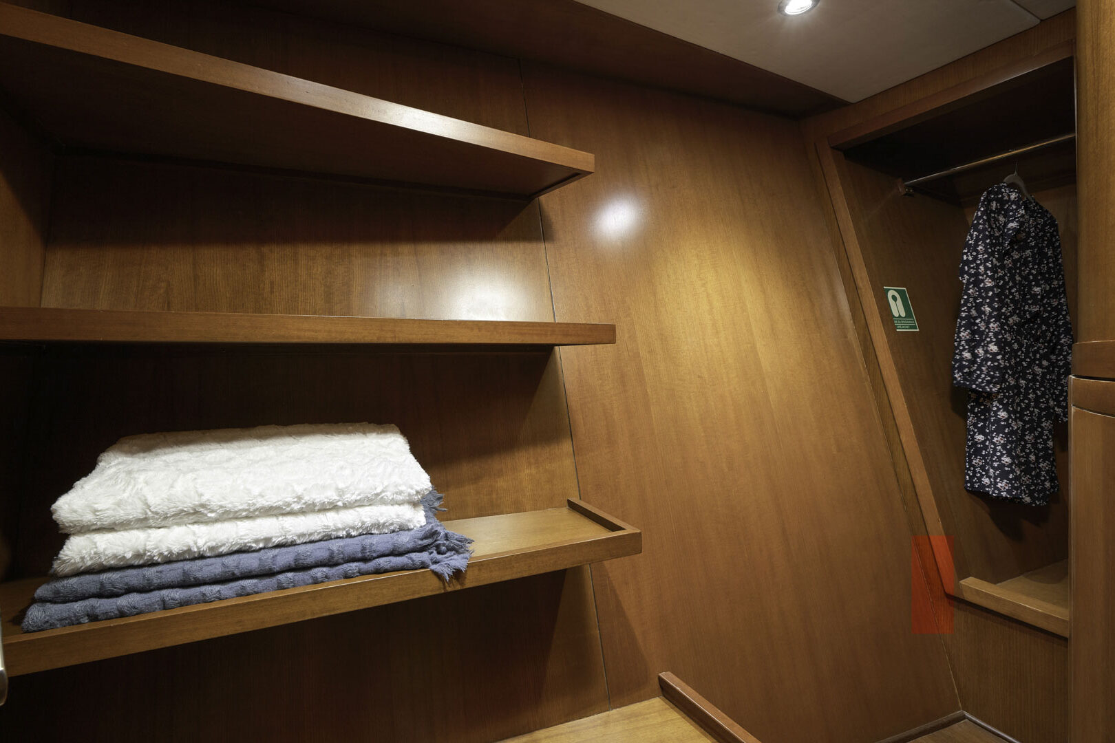 San Limi Twin cabin closet