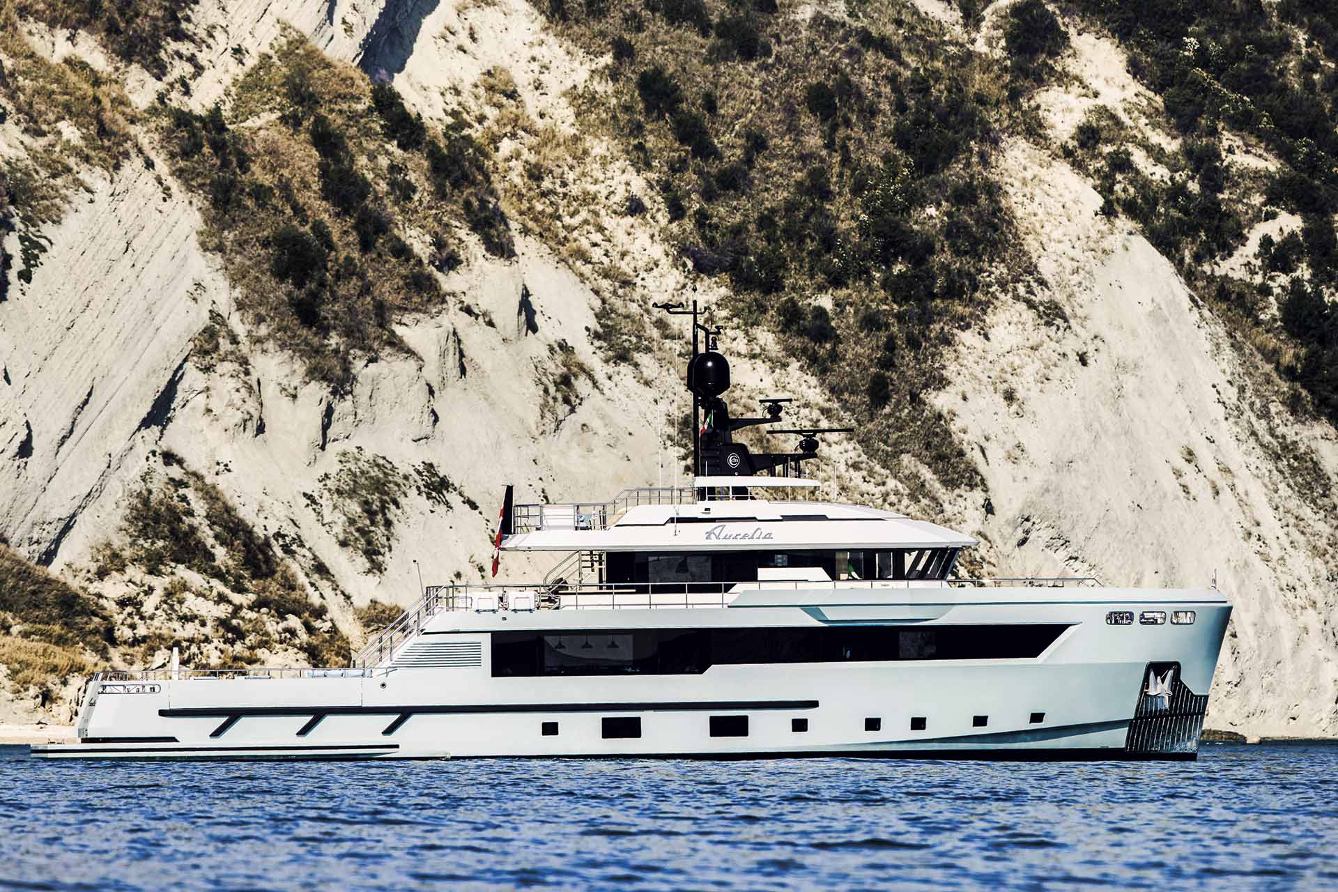 Explorer yacht Cantiere delle Marche Flexplorer 130