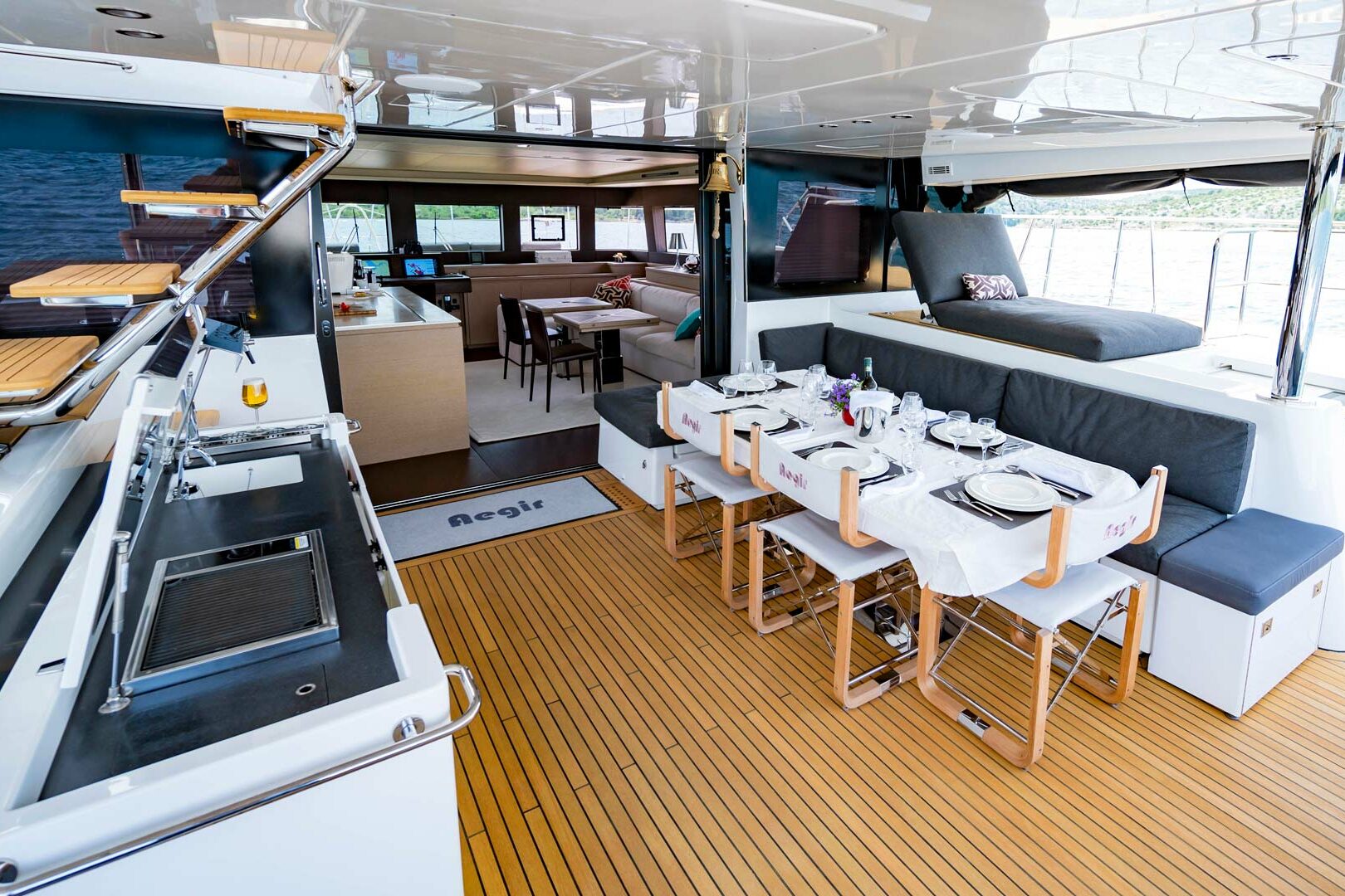 Luxury catamaran Lagoon Power 630 aft dining