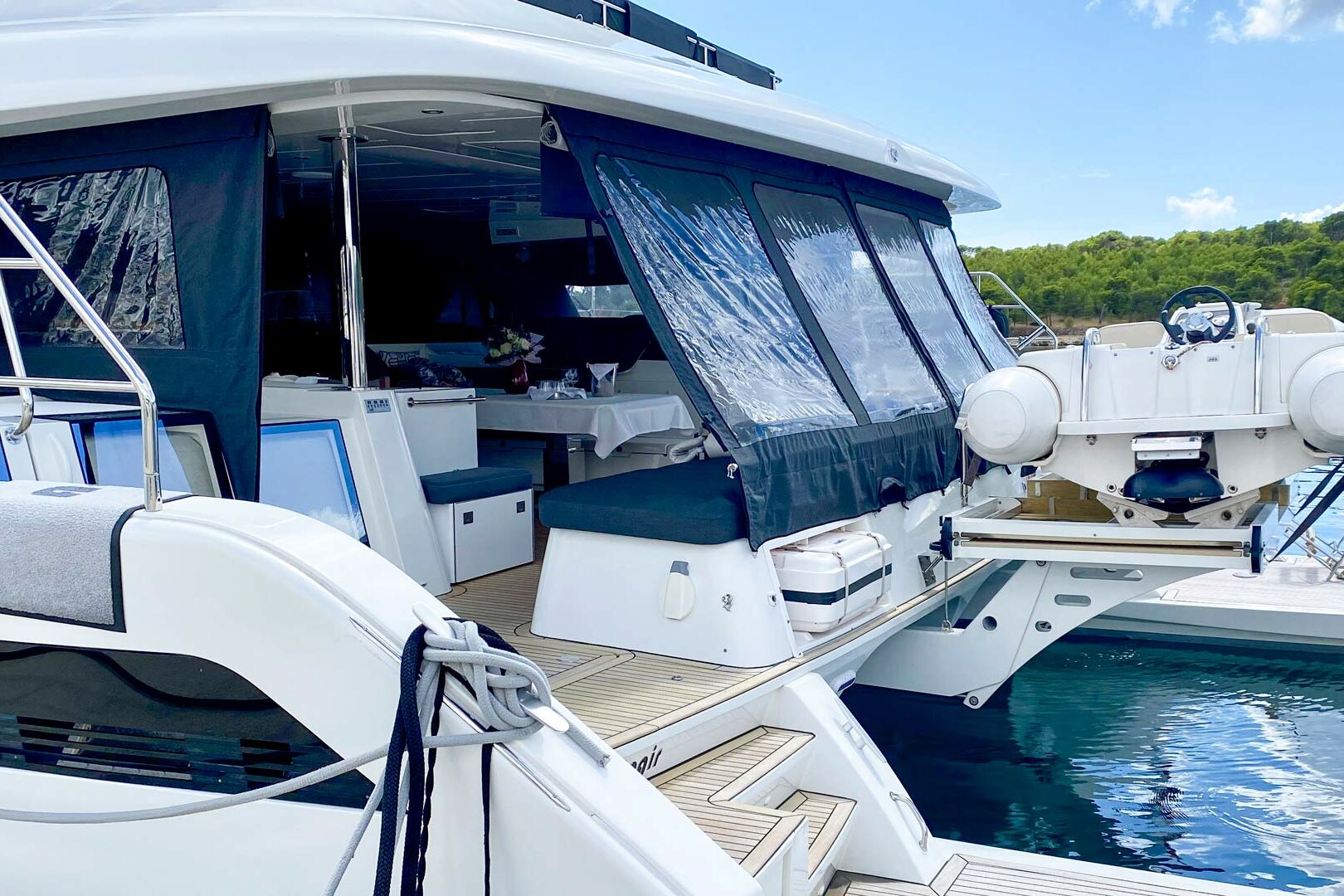 Luxury catamaran Lagoon Power 630 swimming platform