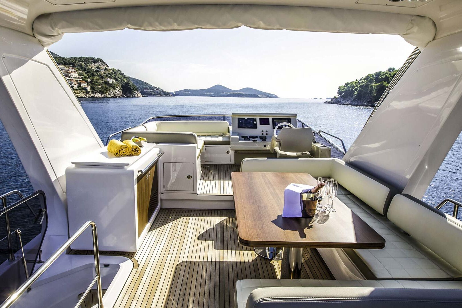 Tamara II flybridge view