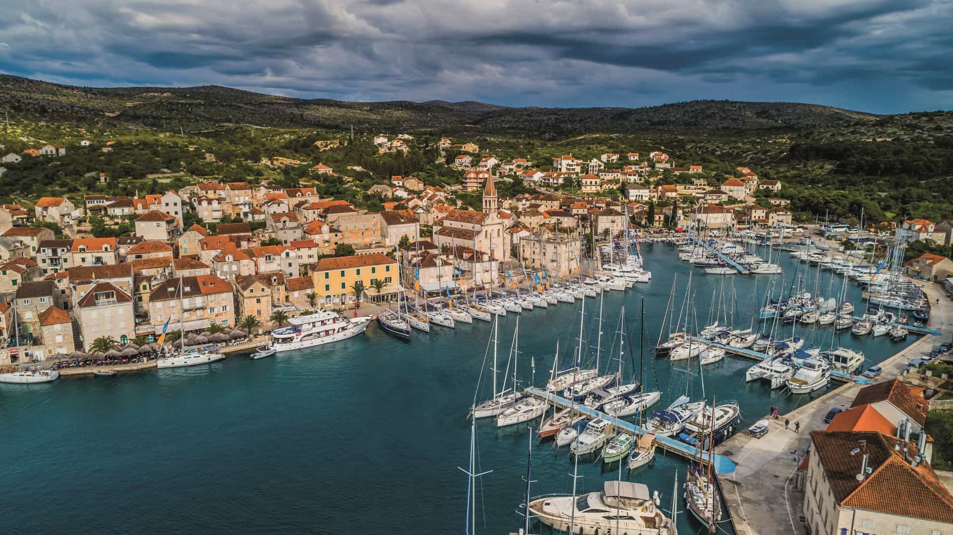 Milna Brač marinas