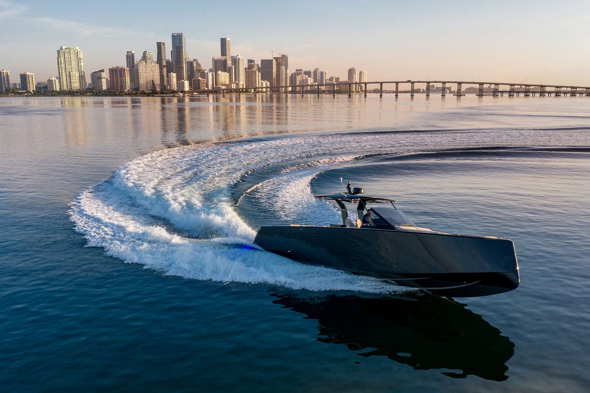 Pardo 43 luxury tender