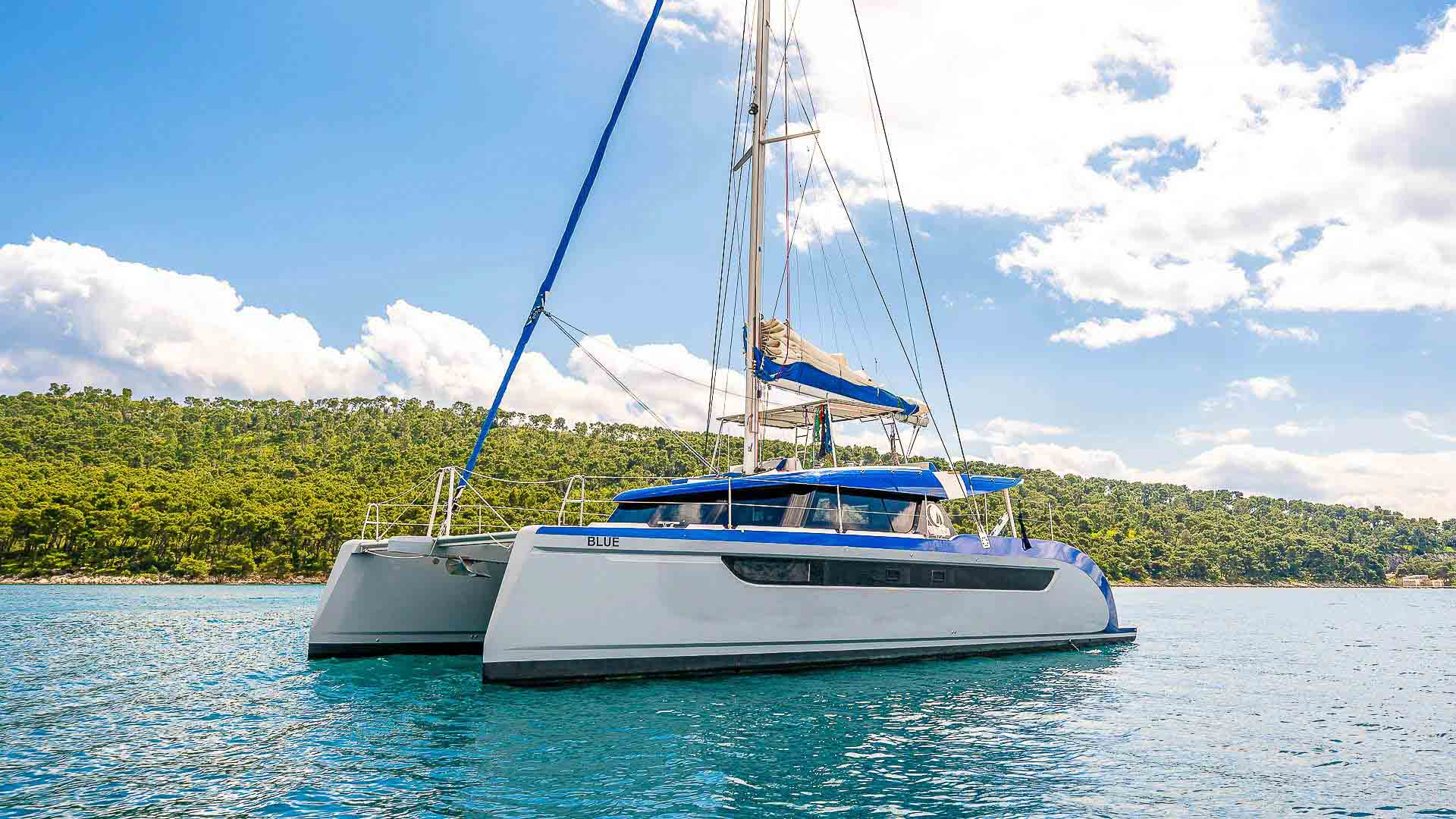 Luxury catamaran Luna 49 port side
