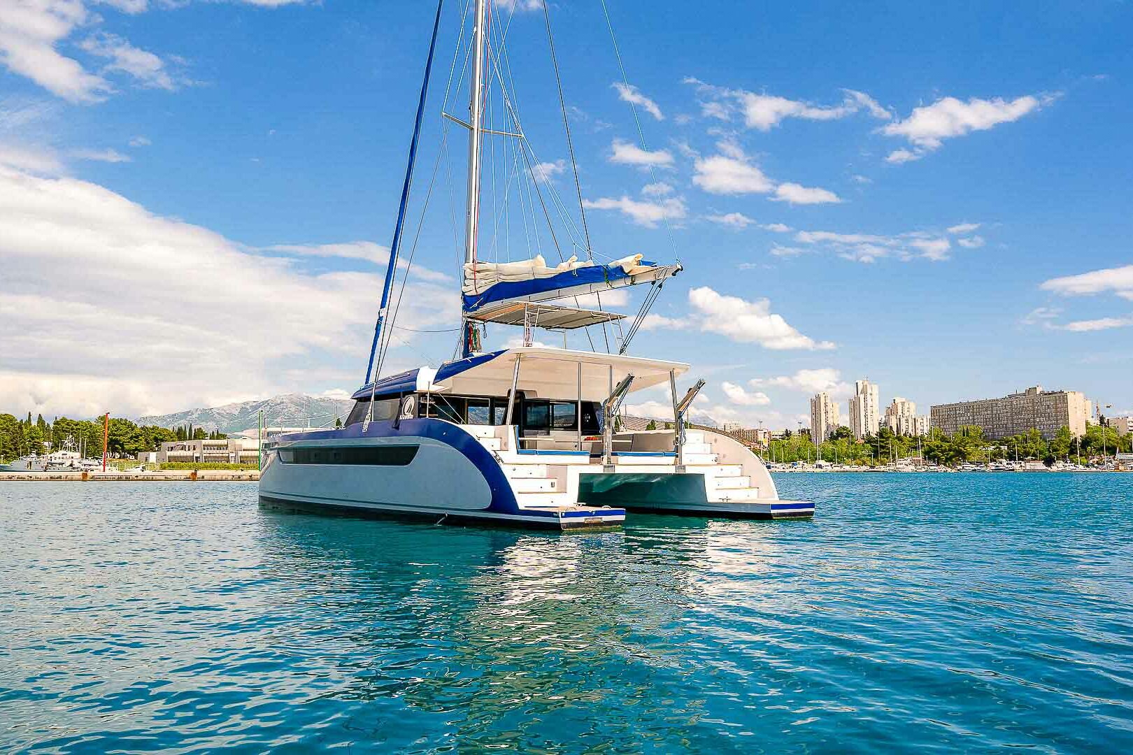 Luxury catamaran Luna 49 aft