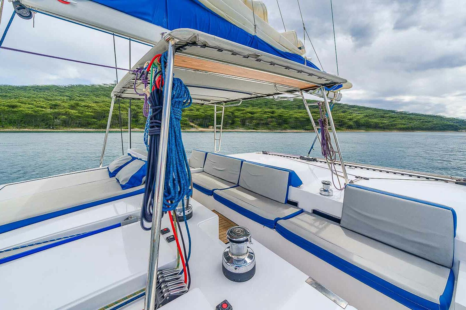 Luna 49 flybridge