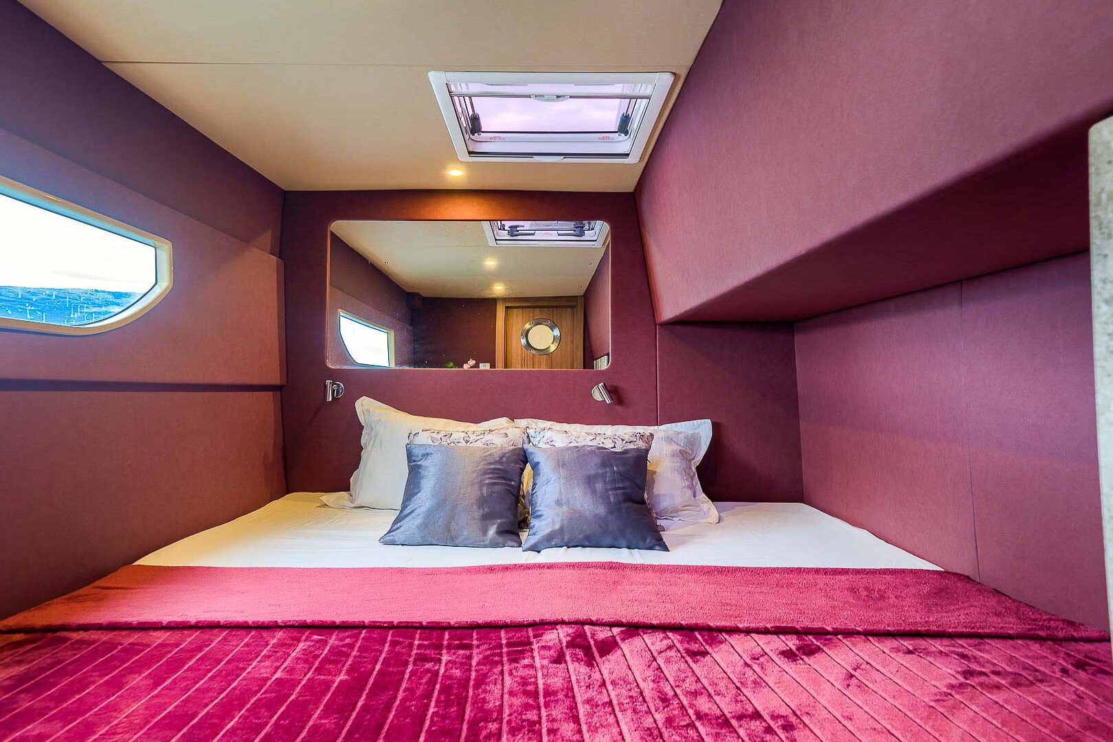 Luna 49 double cabin
