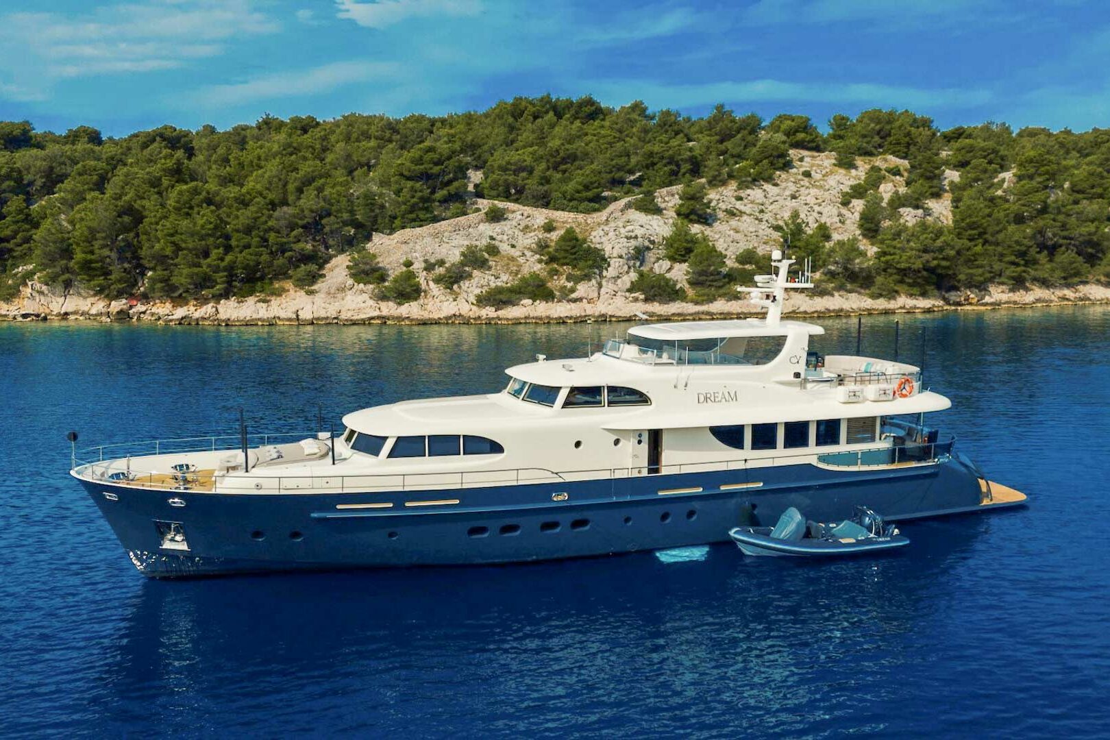 Luxury yacht Dream main