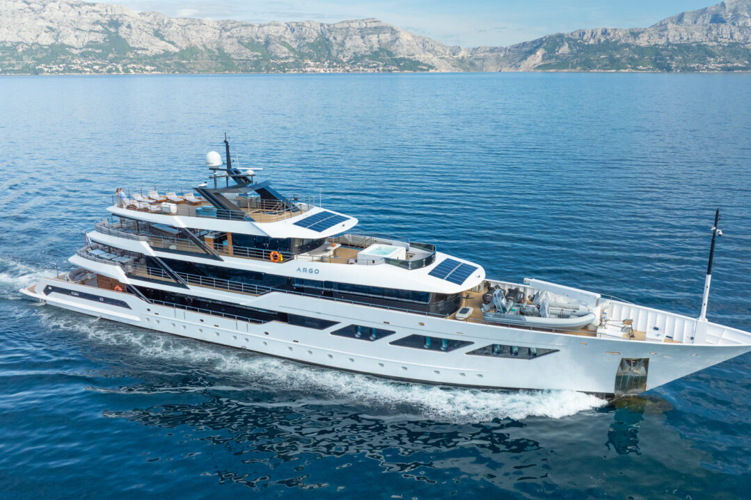 luxury cruiser for charter argo