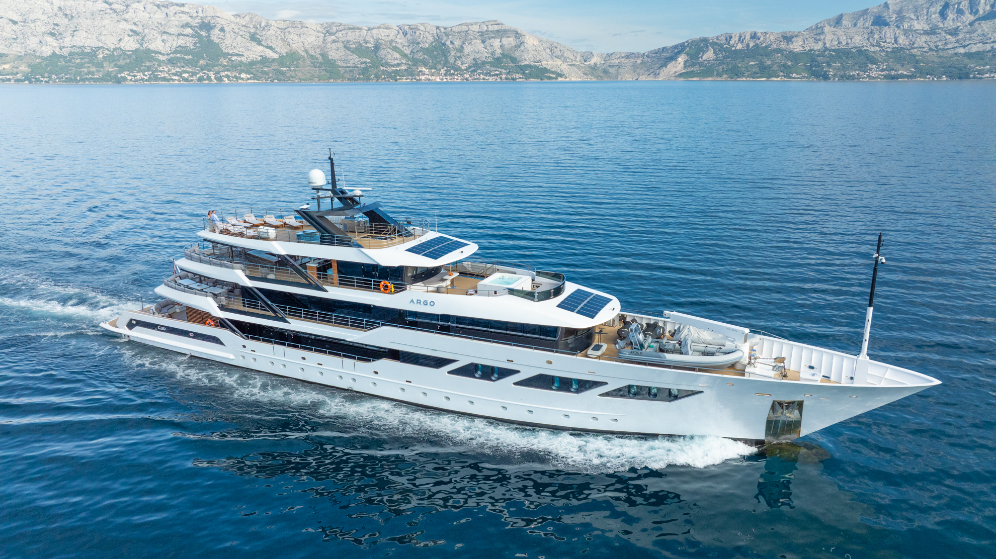 luxury cruiser for charter argo