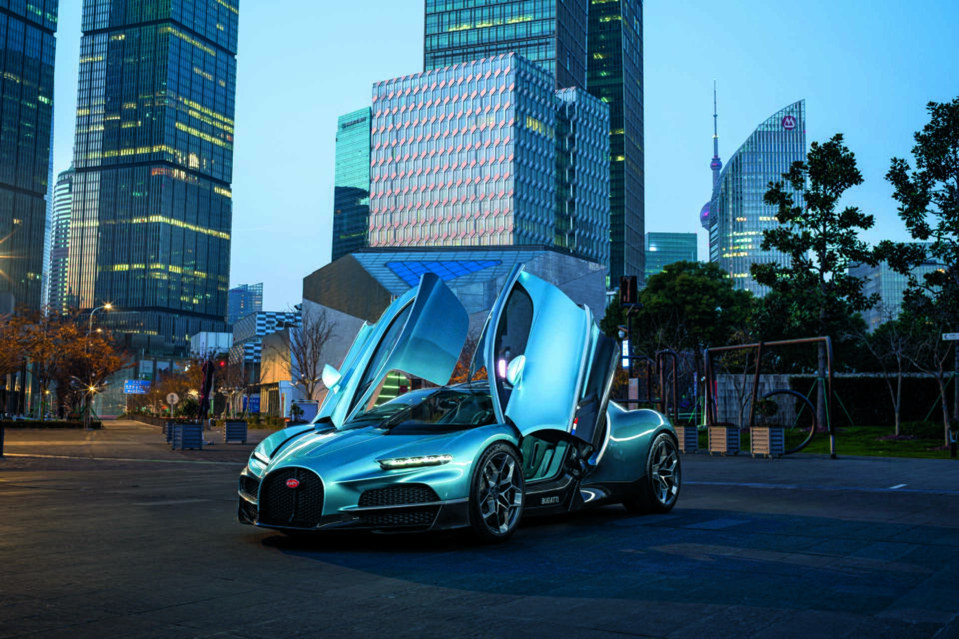 Bugatti Tourbillon hybrid hipercars