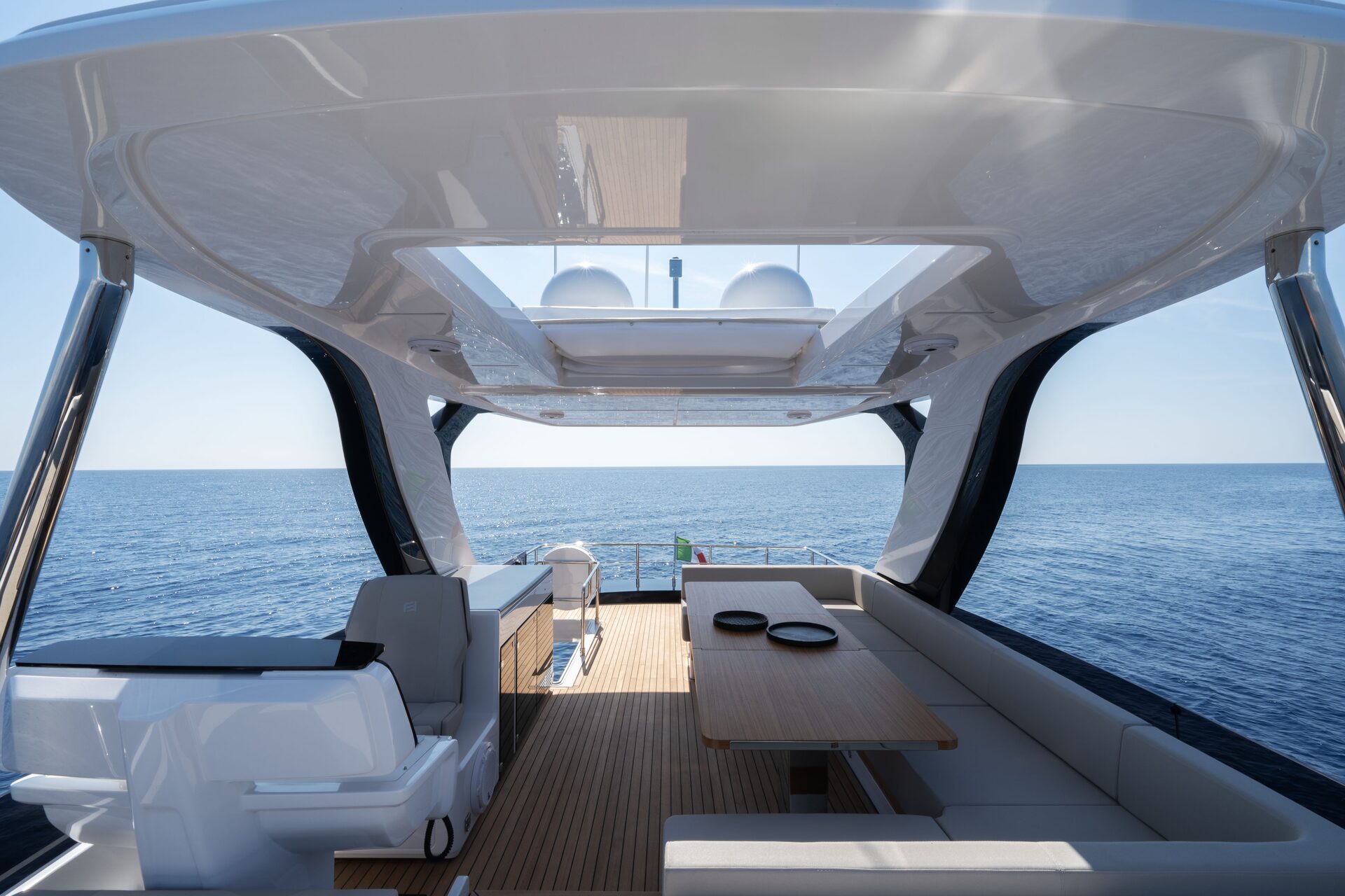 Upper deck