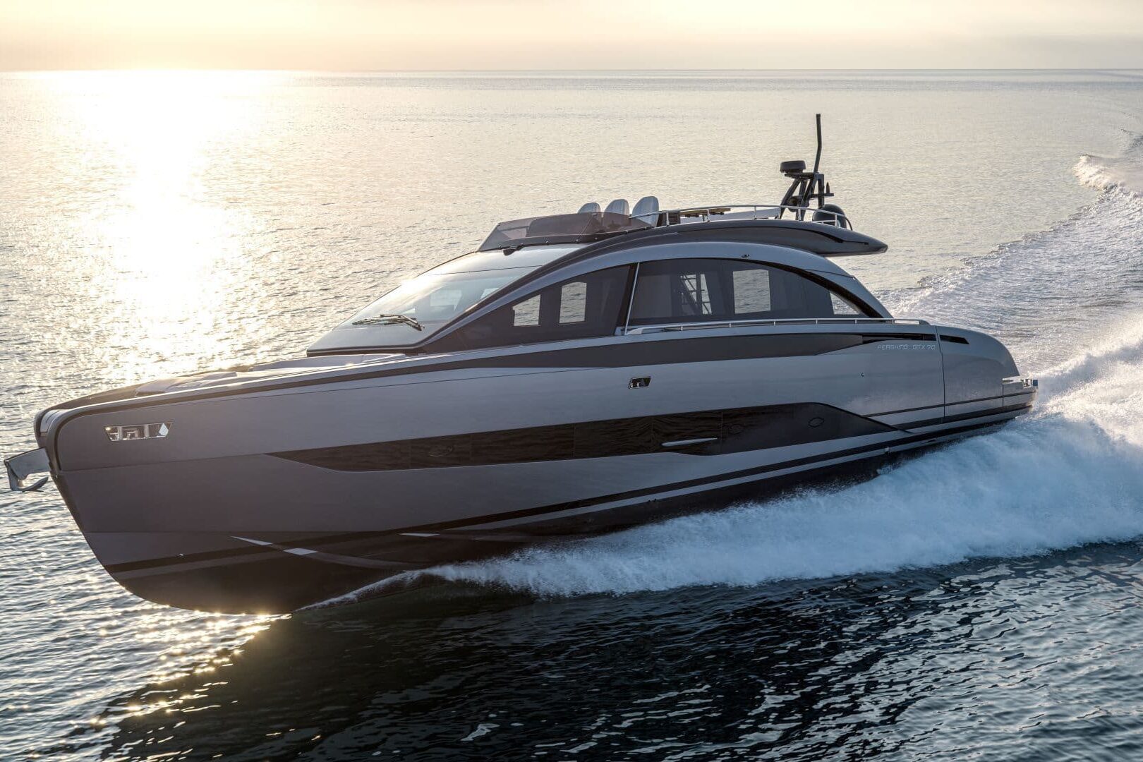 Pershing GTX70 side view cruising